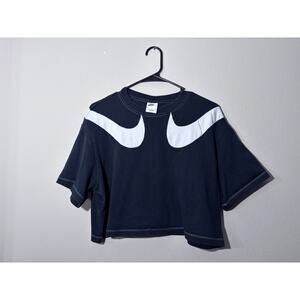 NIKE TOP Women’s Size Medium BIG SWOOSH Cropped Black White Sporty Cool Casual